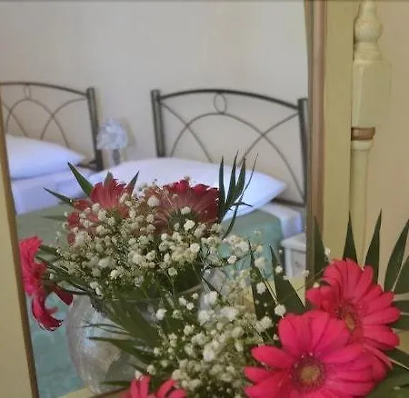 בית הארחה Boutique Florence ארמופוליס